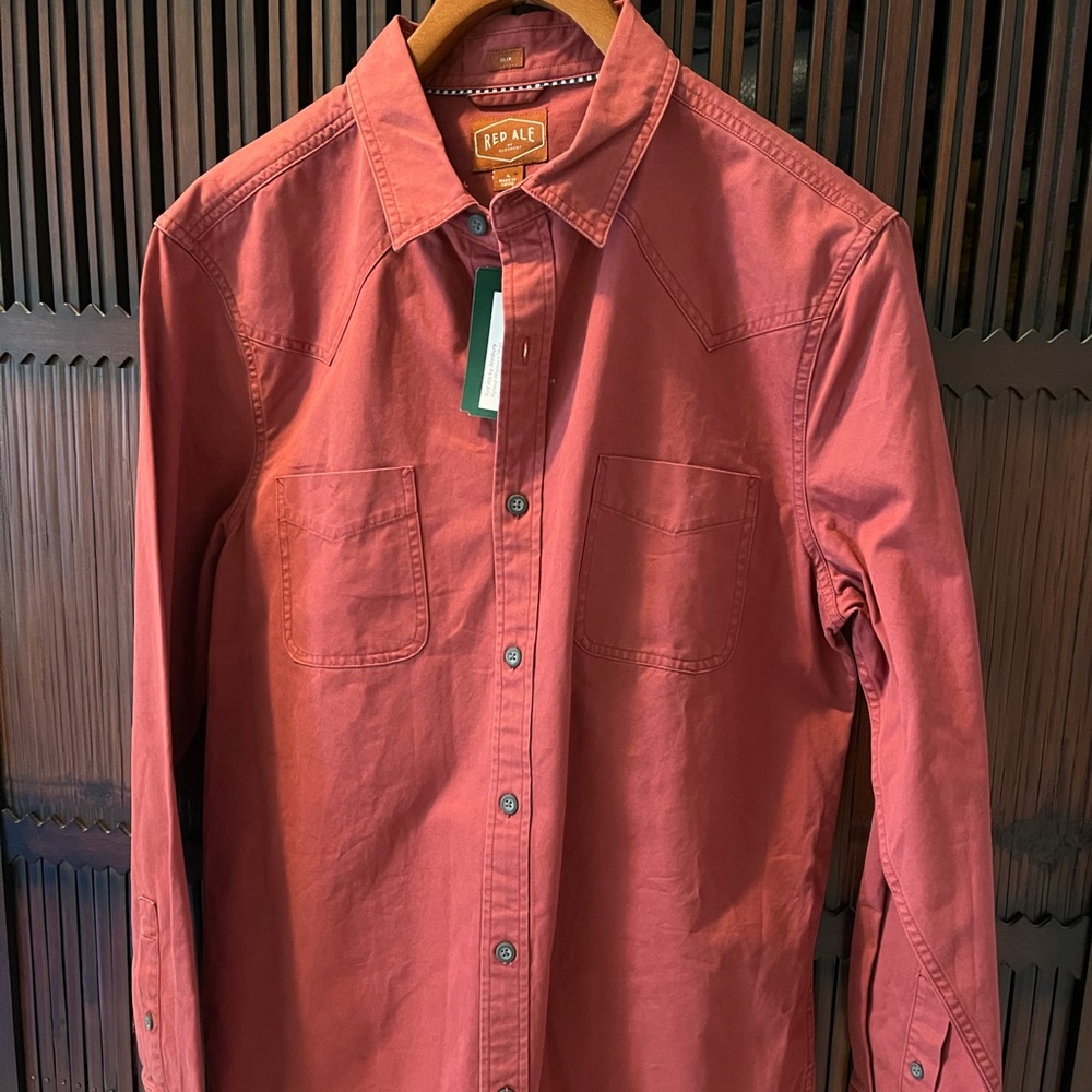 Men’s bottom shirt.  RED ALE in a rust color
